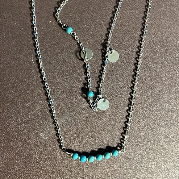 Double stranded necklace on a triple rhodium plated band - Picture 3 of 6